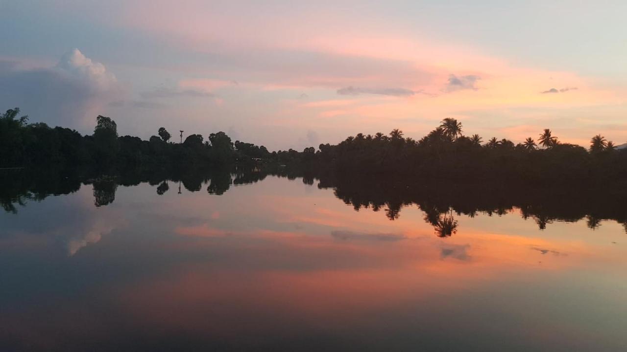 Hotel The Hideaway Kampot Esterno foto